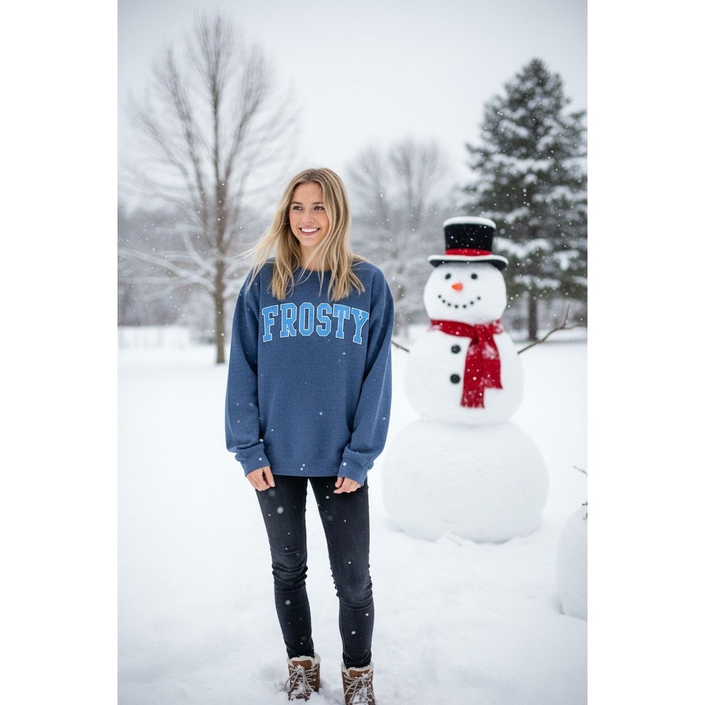 Gildan Blue Frosty Graphic Sweatshirt Long Sleeve Size Medium